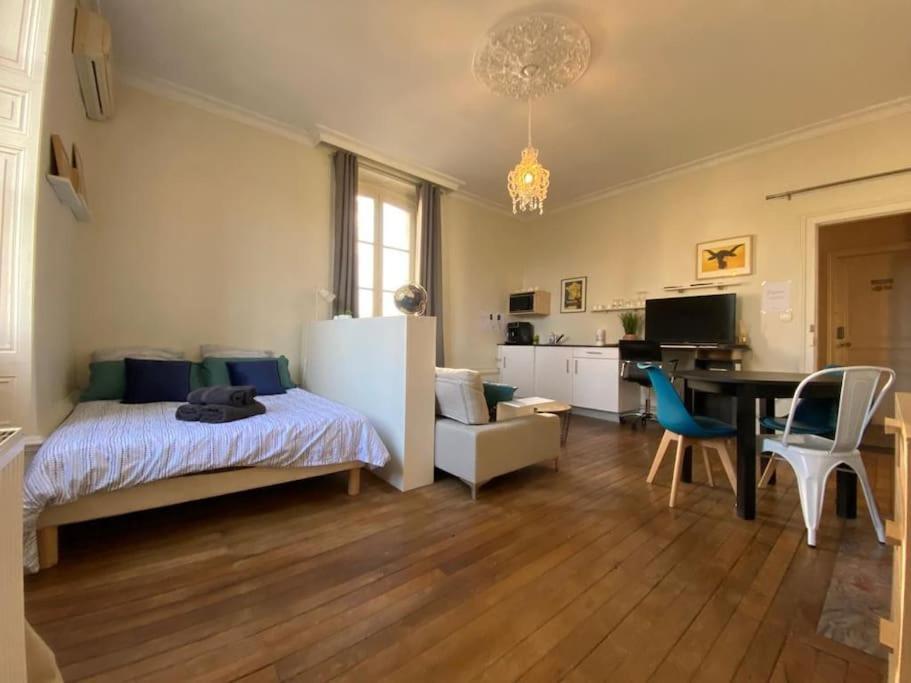 Апартаменты #Le Maitre Du Navire - Grand Studio - Hyper Centre Бриве-ла-Гаилларде Экстерьер фото